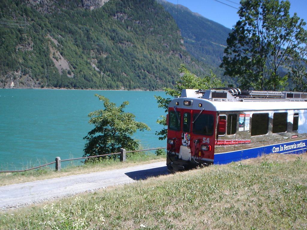 Hotel Posta Poschiavo Εξωτερικό φωτογραφία